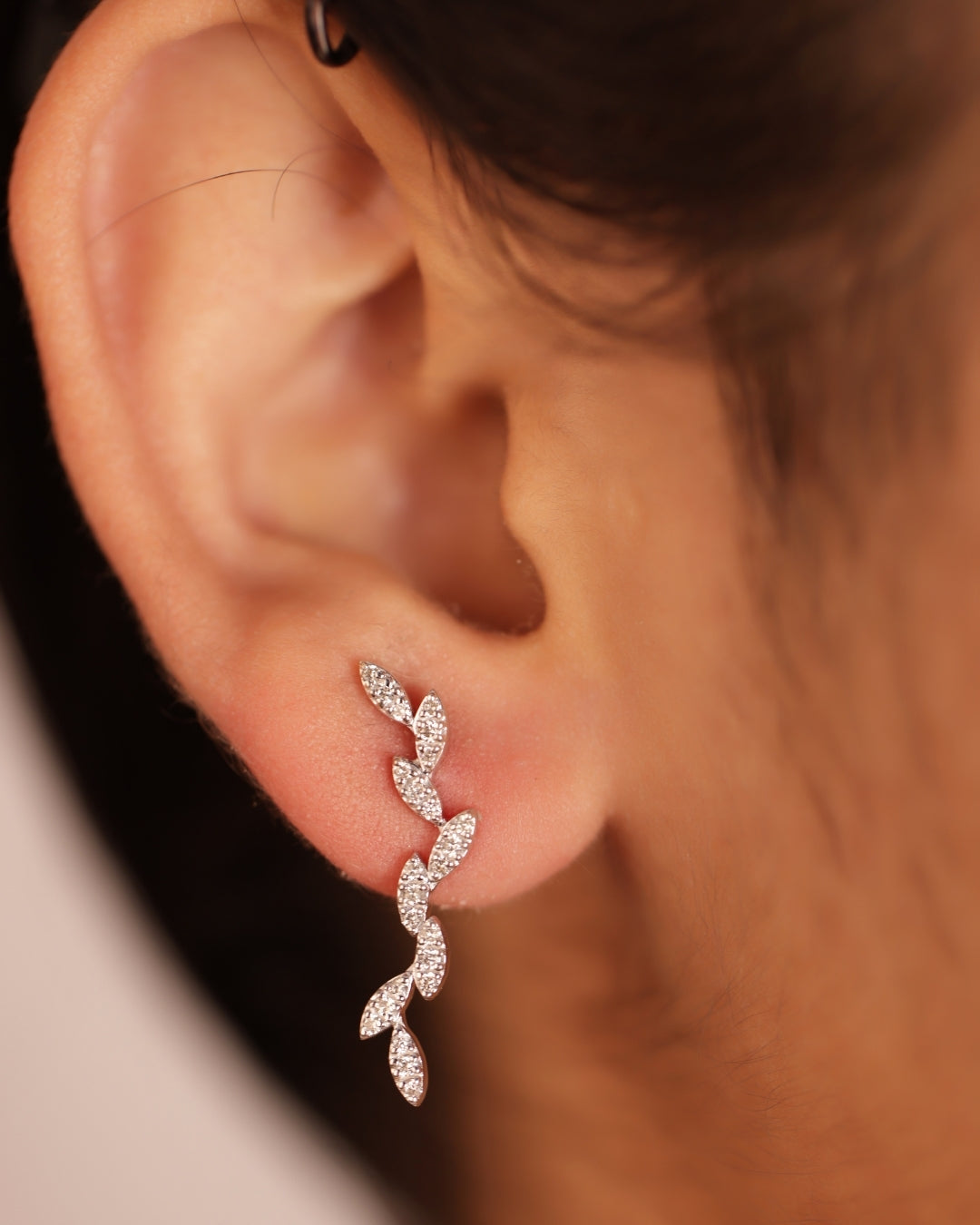 Leafy Stem Diamond Earing