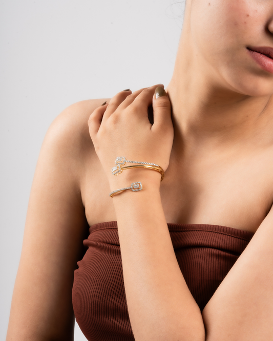 Emerald shape diamond bracelet
