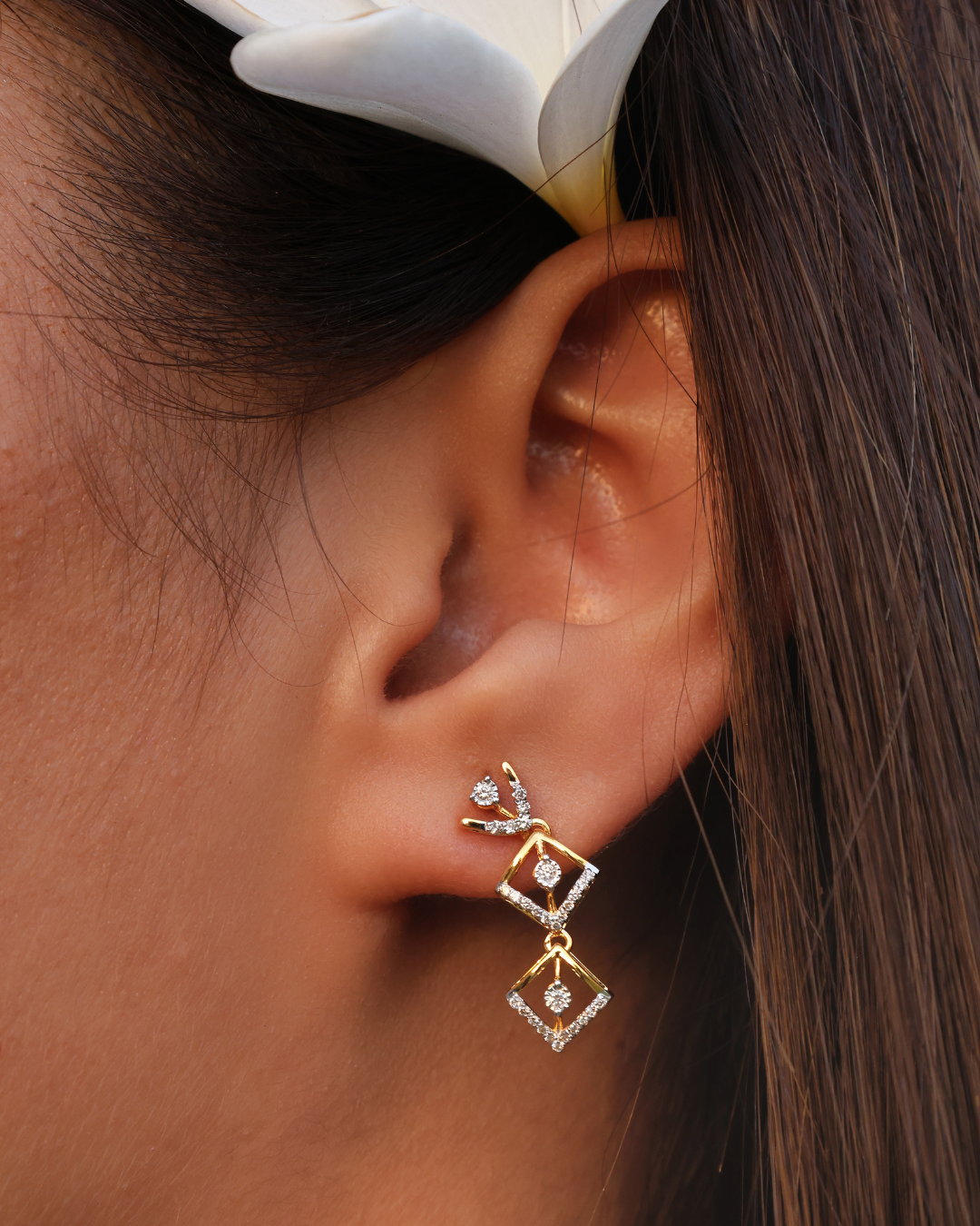 Squared radiance necklace