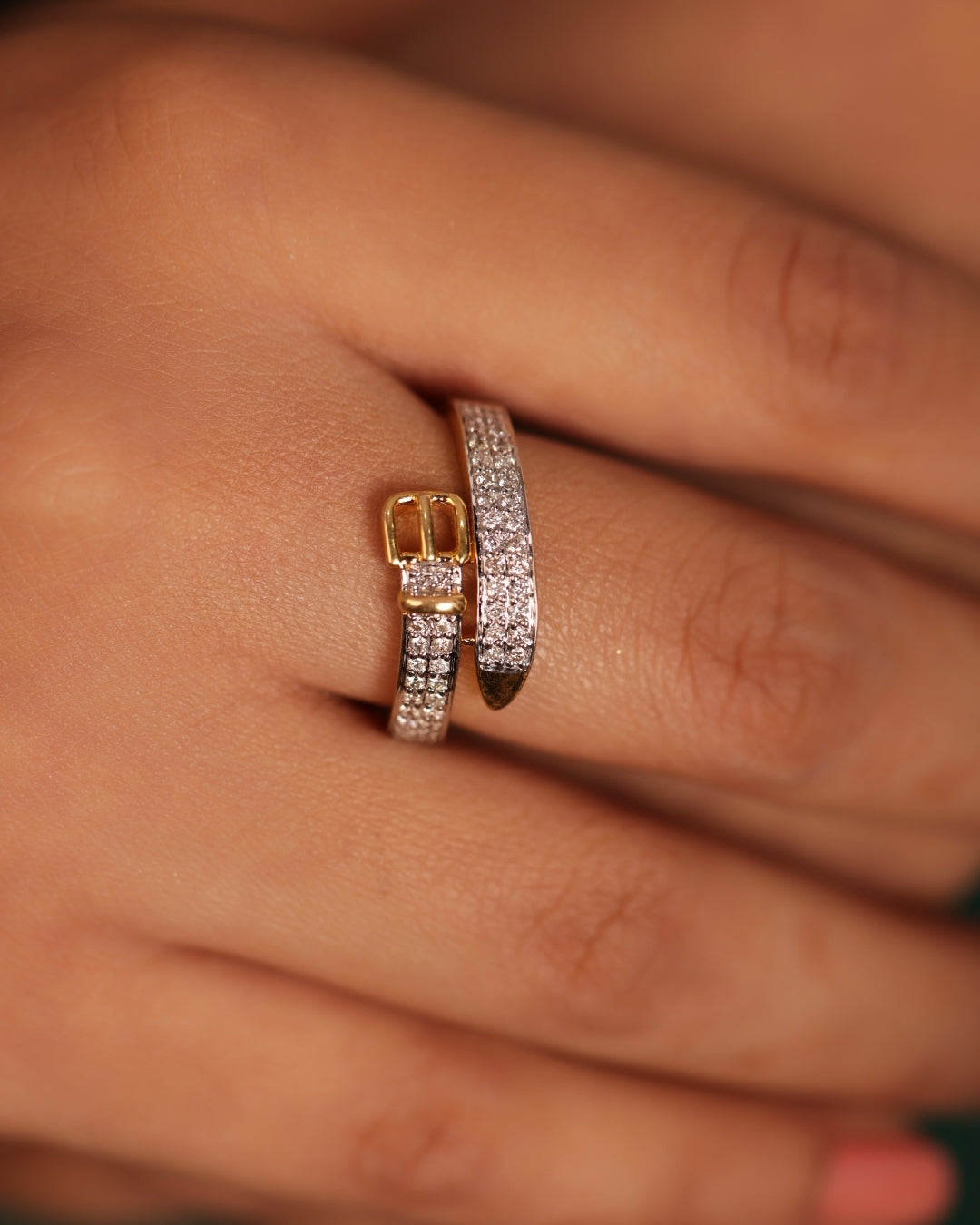 Belt Style Diamond Ring