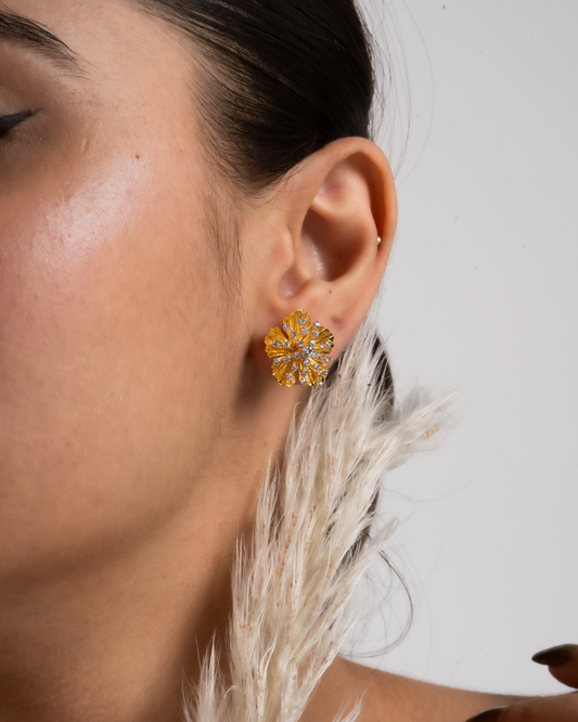 The teasing flora earrings