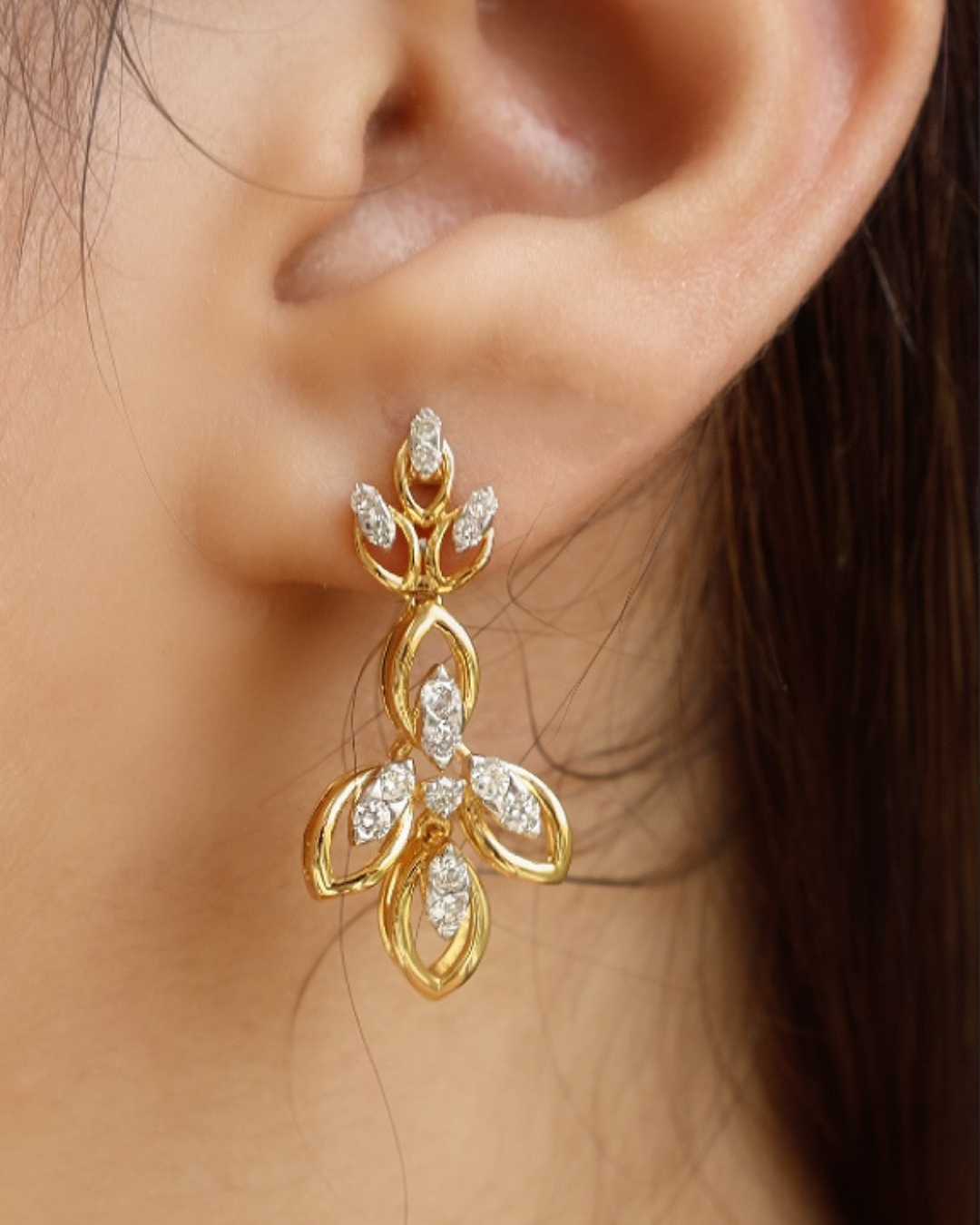 blossoming diamond petals necklace set