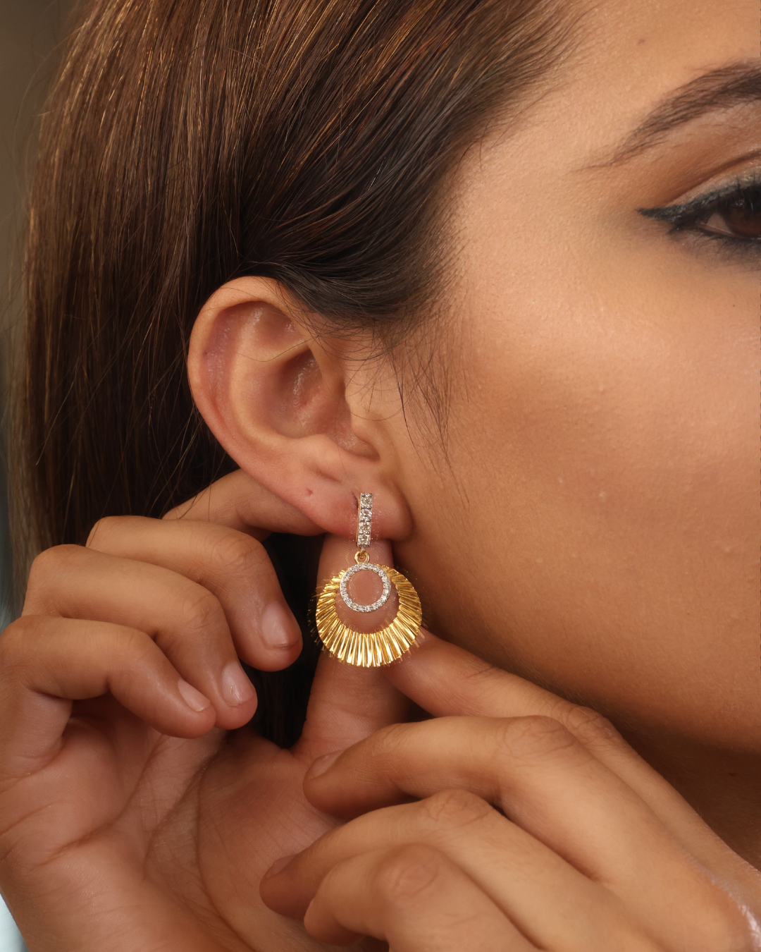 Radiant Glowing Gold Diamond Drops