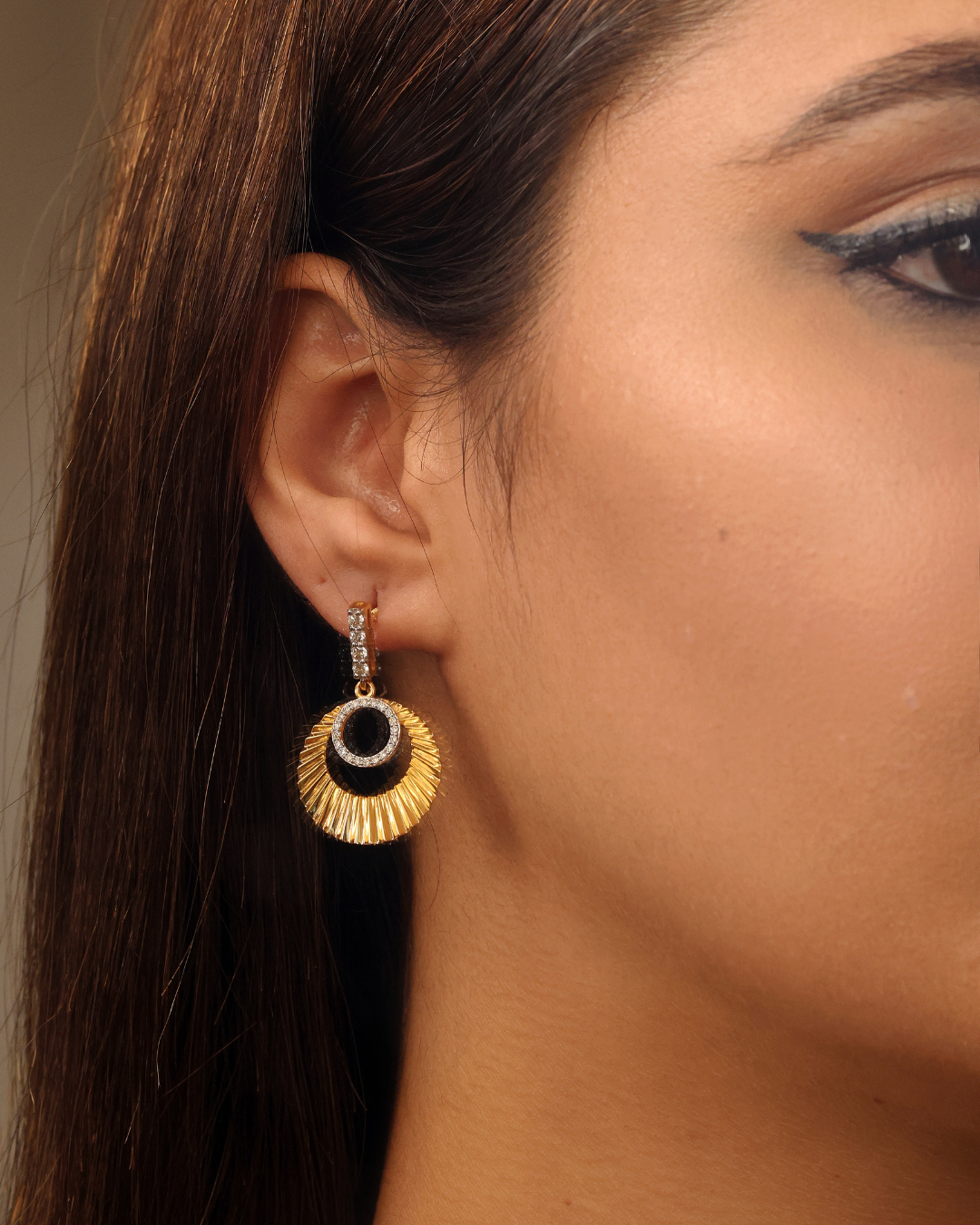 Radiant Glowing Gold Diamond Drops