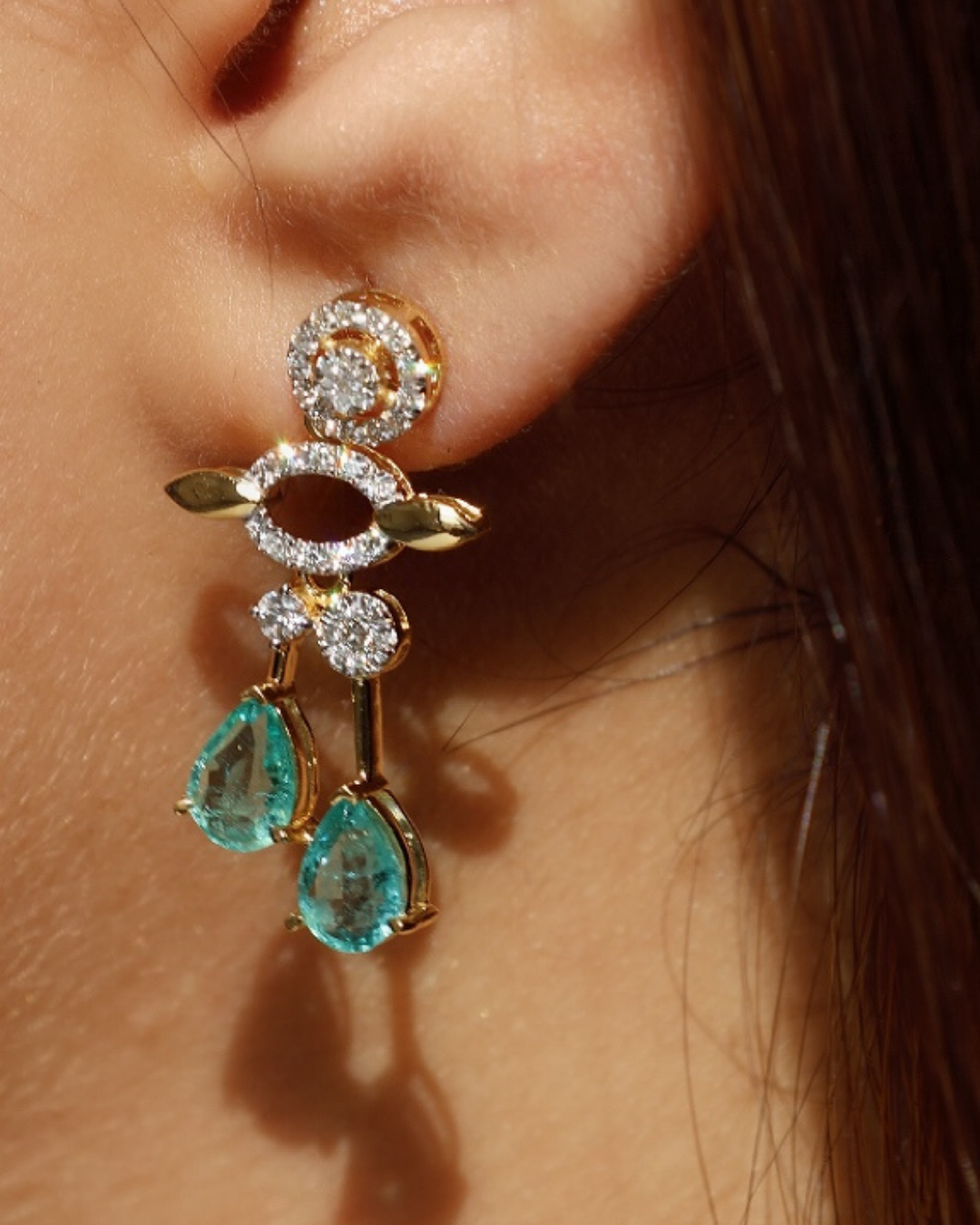 sparkling emerald diamond necklace