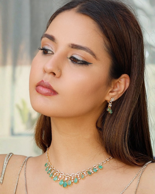 sparkling emerald diamond necklace