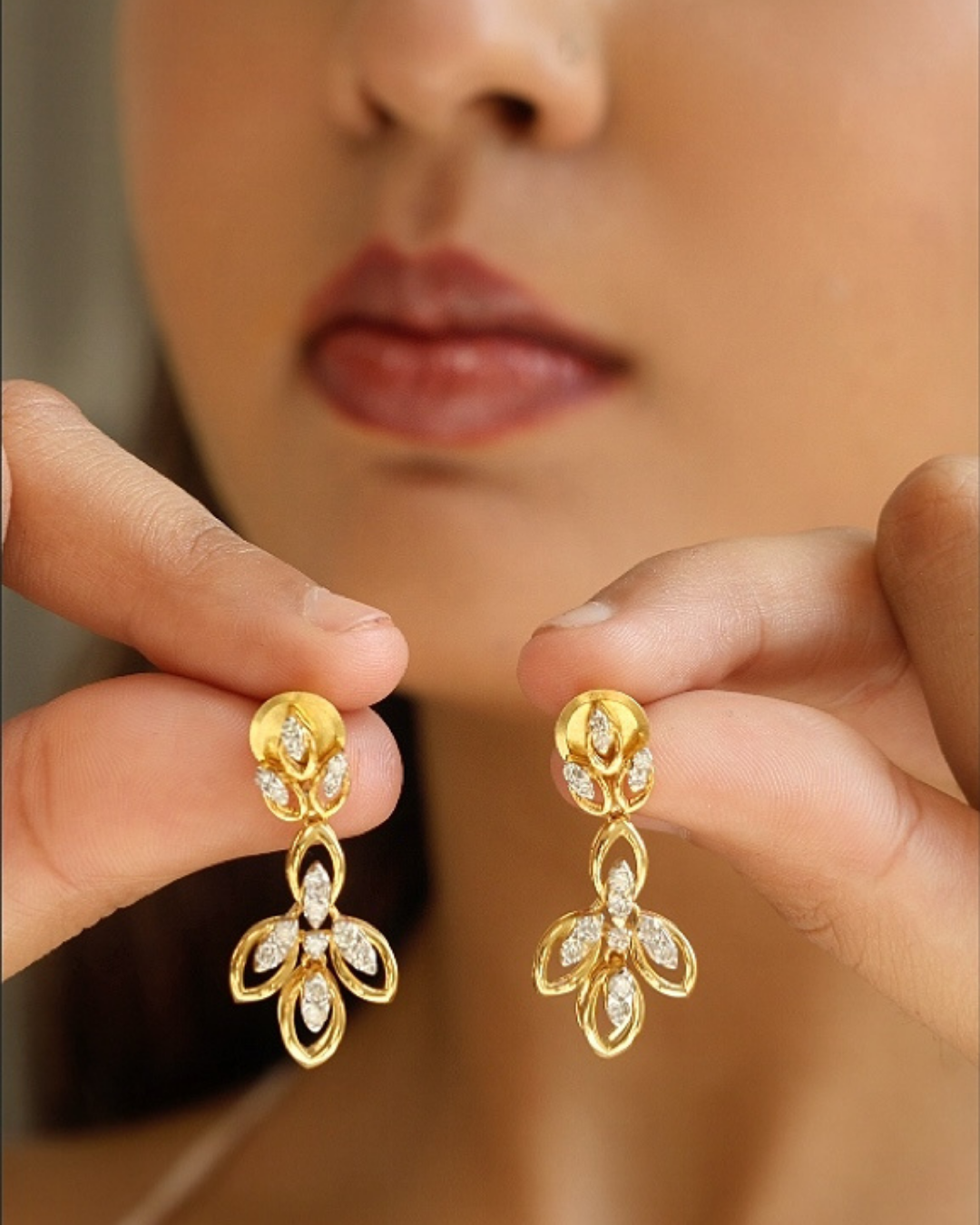 blossoming diamond petals necklace set