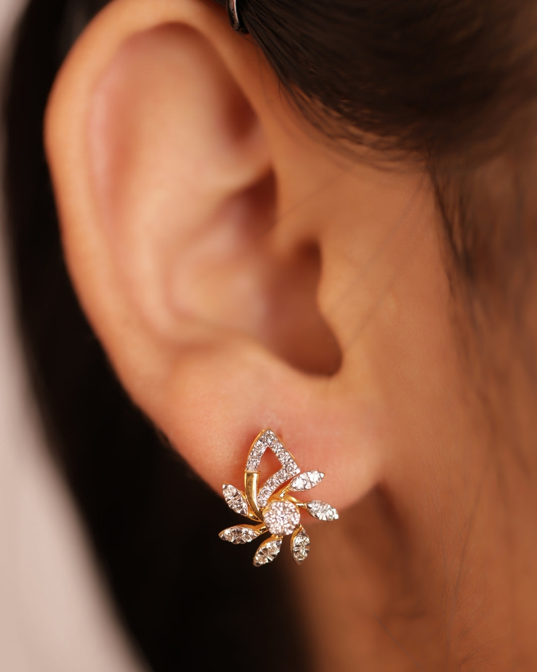 Splended Yellow Gold Diamond Earings