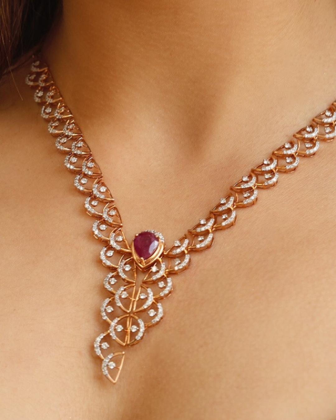 SCARLET REVERIE DIAMOND SET